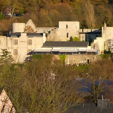 Aparthotel Eifelburg *